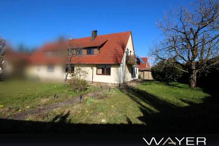 Attraktive Doppelhaushälfte auf großem Grundstück - Aichwald-Schanbach