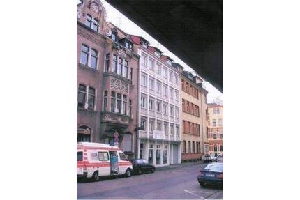 Frisch renovierte 3-Zimmer-Wohnung mit Loggia in Saarbrücken (St. Johann). 5 Min zur City, 15 Min zur Uni