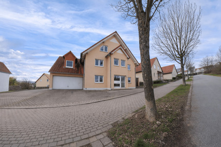 Weimar, clever anlegen, vermietete Wohnung mit Balkon, Einbauküche und Keller