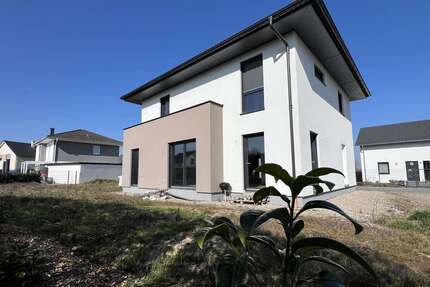 Haus zum Kaufen in Wiedemar OT Zwochau 539.000,00 € 155 m²