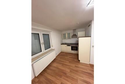 Top gelegene 2-Zimmer Wohnung mit Einbauküche und Stellplatz - Regensburg Brandlberg