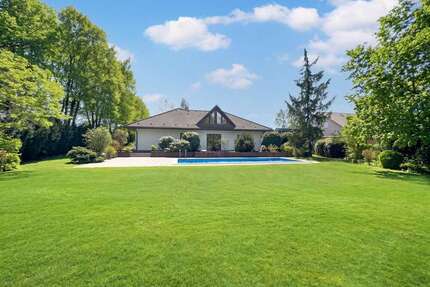 Haus zum Kaufen in Neusäß 1.390.000,00 € 206 m²