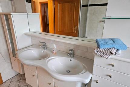 Wohnung zu vermieten - 1.100,00&nbsp;EUR Kaltmiete, ca.&nbsp; 130,00&nbsp;m&sup2; in Unterschneidheim (PLZ: 73485)