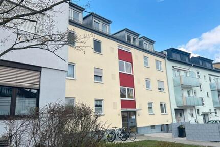 Großzügige 1-Zimmer-DG-Wohnung inkl. Außenstellplatz - Fürth Eigenes Heim