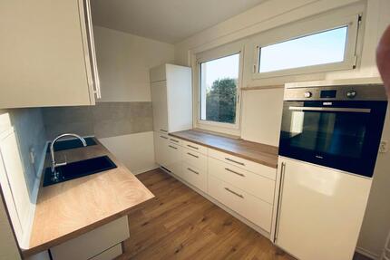 Hochwertig renovierte 5-Raumwohnung mit Einbauküche. - Chemnitz