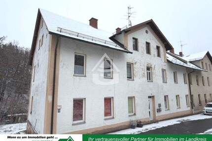 Viel Platz, viel Potenzial - Mehrfamilienhaus mit Garten - Schirnding Raithenbach