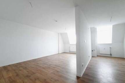 Wohnung zum Mieten in Plauen 260,27 € 54.45 m²