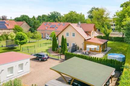 Haus zum Kaufen in Petershagen 1.490.000,00 € 409.36 m²