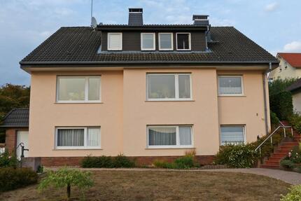 GEMÜTLICH!!! Herrliche 3- Zimmer-Dachgeschosswohnung mit Einbauküche und Fußbodenheizung - Neuenstein