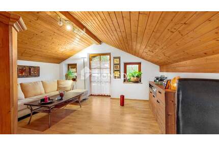 Dachgeschossidylle mit zwei Loggien - Sonne von früh bis spät - Chieming