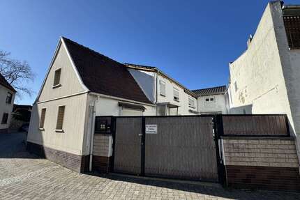 Haus zum Kaufen in Osthofen 275.000,00 € 200.12 m²