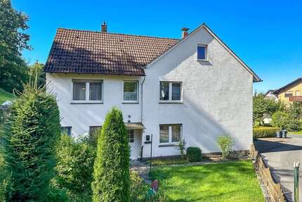 Haus zum Kaufen in Lügde 125.000,00 € 238.33 m²