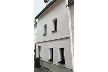 Charmantes Altbau-Reihenhaus,modern. (2023) mit großem Grundstück - Hadamar