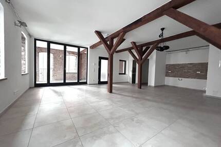 Altstadtflair trifft Moderne - exklusive 2-Zimmer-Wohnung mit Loggia - Vaihingen an der Enz