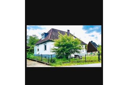 Einfamilienhaus zu verkaufen - 250.000,00&nbsp;EUR Kaufpreis, ca.&nbsp; 125,00&nbsp;m&sup2; in Emkendorf (PLZ: 24802)