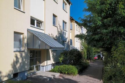 Ein Zuhause zum Ankommen: Großes Wohnzimmer u. Loggia mit Grünblick - Wolfsburg Ehmen