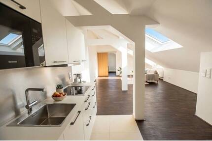 Kleines Dachstudio im sanierten Altbau im Quadrat H 7 - Mannheim / Nähe Jungbusch Luzenberg