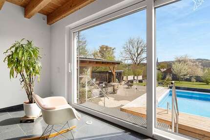 Haus zum Kaufen in Aßlar 579.000,00 € 270 m²