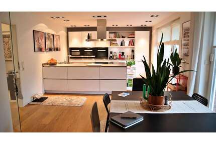 Wohnung zum Mieten in Düsseldorf 2.750,00 € 146 m²