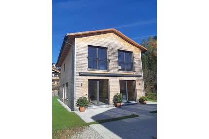 Haus zum Kaufen in Siegsdorf 750.000,00 € 143.08 m²