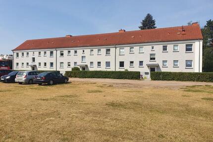Schöne helle 2‑Raum‑Wohnung mit Einbauküche am Waldrand in Plattenburg‑Glöwen