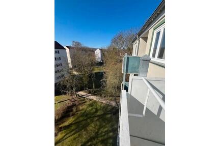 ***Bodenbacher Ring 16, GBH | Lichtdurchflutete 3-Zimmer-Wohnung mit Balkon in gepflegtem Mehrfamilienhaus in Gebhardshagen - Salzgitter Ortschaft Nord