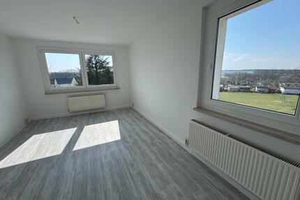 4‑Raum‑Wohnung mit 2 Bädern, großer Wohnküche & Balkon in Langena - Brand-Erbisdorf