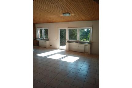 Helle Wohnung zu vermieten, mit Balkon und Kellerraum - Pronsfeld