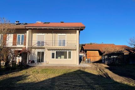 Schön sanierte DHH mit Garten in ruhiger Lage in Vachendorf