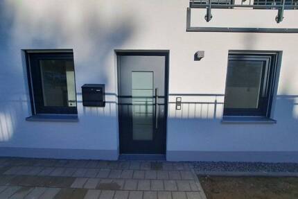 NEUBAU - Helle Wohnung mit Terrasse und Gartenanteil - ruhige Lage - Eichendorf