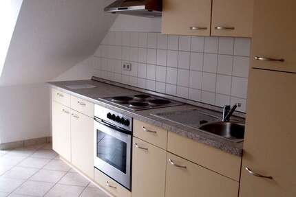 Einbauküche inklusive ! Laminat - Aufzug - Balkon - frei ab 1.7.26 - Chemnitz Sonnenberg