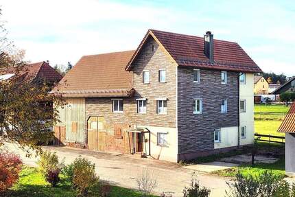 Historisches Bauernhaus mit großen Ausbaureserven und Scheune, provisionsfrei zu verkaufen. - Simmersfeld - OT Ettmannsweiler