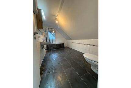 Modernisierte 1,5 Zimmer DG Wohnung am Wittringer Wald - Gladbeck Brauck