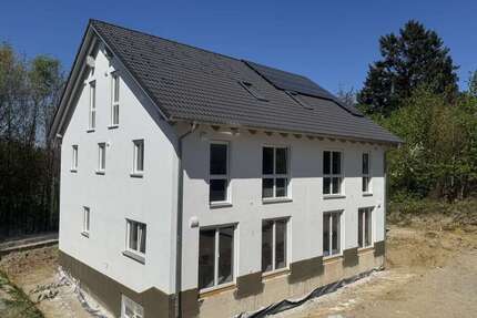 Haus zum Kaufen in Fahrenzhausen 896.000,00 € 156.79 m²