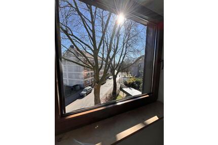 Mietwohnung direkt am Rhein schöne dachgeschossw. - Duisburg Laar