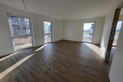 Wohnen in Tessin im ERSTBEZUG! - 876,00&nbsp;EUR Kaltmiete, ca.&nbsp; 73,25&nbsp;m&sup2; in Tessin (PLZ: 18195)
