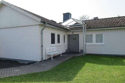 Haus zum Mieten in Limburg 2.200,00 € 230 m²