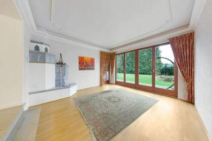 Großzügiges Wohnen in ruhiger Lage - EFH mit großem Garten & 2 Balkon in Niederkassel Rheidt