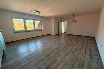 Barrierefreie 3 Zimmer Wohnung mit Balkon & 2 Bädern - Großalmerode
