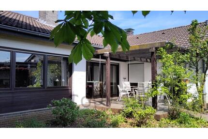 Von Privat: Freistehendes EInfamilienhaus auf großem Grundstück - Harsewinkel