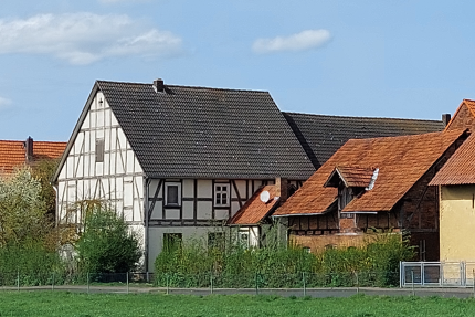 Haus zum Kaufen in Calden 99.000,00 € 130 m²