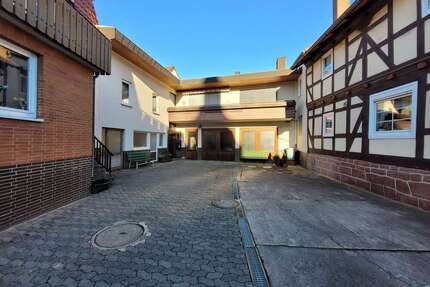 Haus zum Kaufen in Philippsthal 295.000,00 € 251 m²