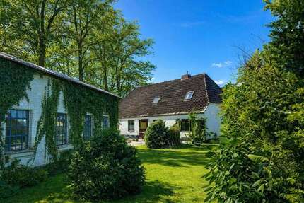 Haus zum Kaufen in Hennstedt 125.000,00 € 149 m²