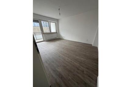 Miet mich - 2-Zimmer-Wohnung in zentraler Lage mit Balkon - Essen Stadtbezirk VI