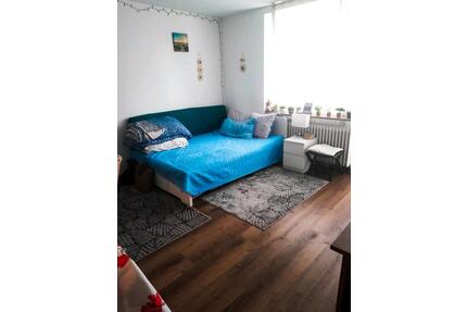 Schönes Zimmer mit Balkon in Schwabing-Freimann 3er WG - München