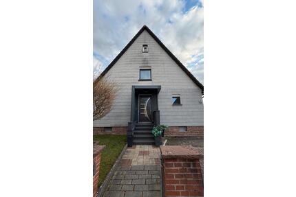 Einfamilienhaus in ruhiger Lage mit Carport und Garten - Holzminden
