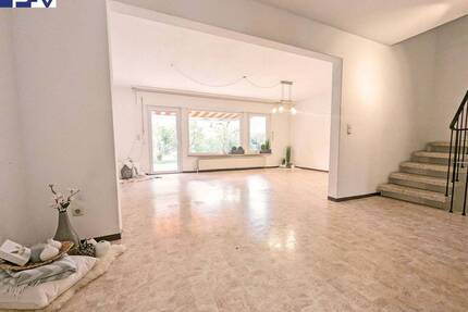 RESERVIERT! Großes und familienfreundliches Reihen-Eckhaus mit Carport - Nürnberg Langwasser