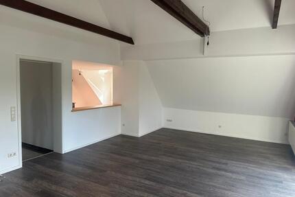 Großzügige helle Dachgeschosswohnung zu vermieten - Löningen