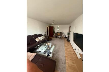 4-Zimmer Wohnung,privat schöne und ruhige Lage.Süd Balkon 3.etage - Burghausen
