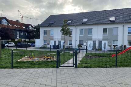 Haus zum Mieten in Frankfurt am Main 2.400,00 € 140 m²